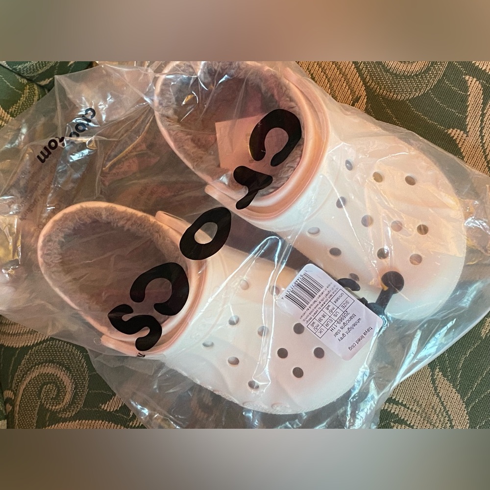 RALEN LINED CROCS CLOG white with grey fuzzy lining